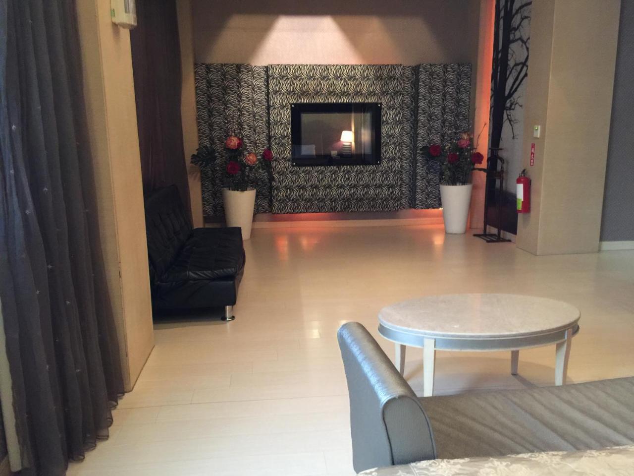 Li-Gin Motel Chiayi City Luaran gambar
