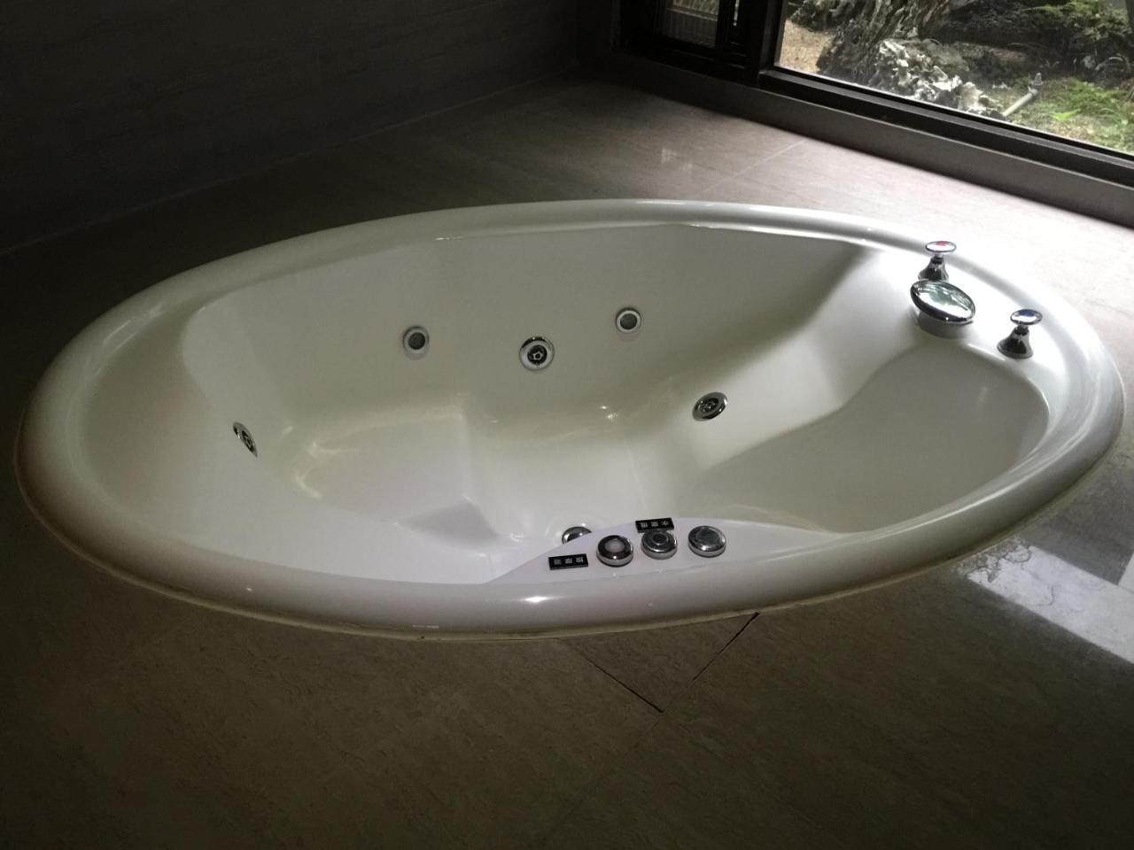 Li-Gin Motel Chiayi City Luaran gambar