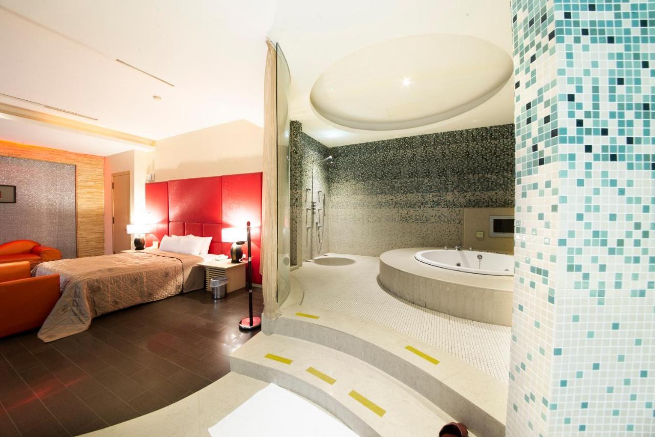 Li-Gin Motel Chiayi City Luaran gambar